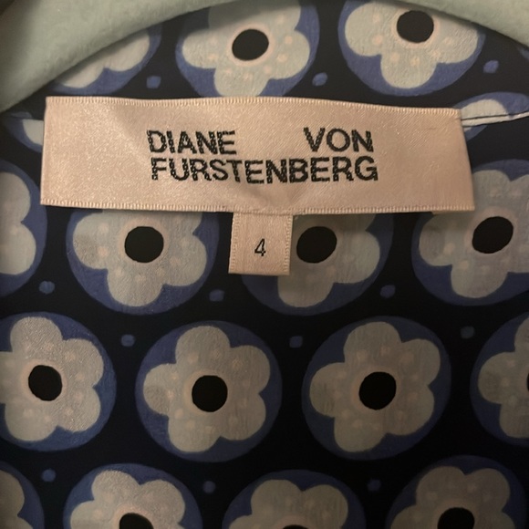 Designer dress - Picture 2 of 3